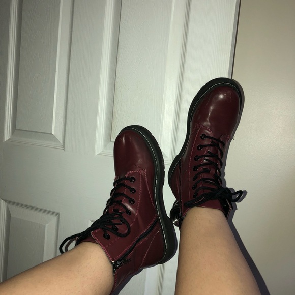 burgundy combat boots outfit